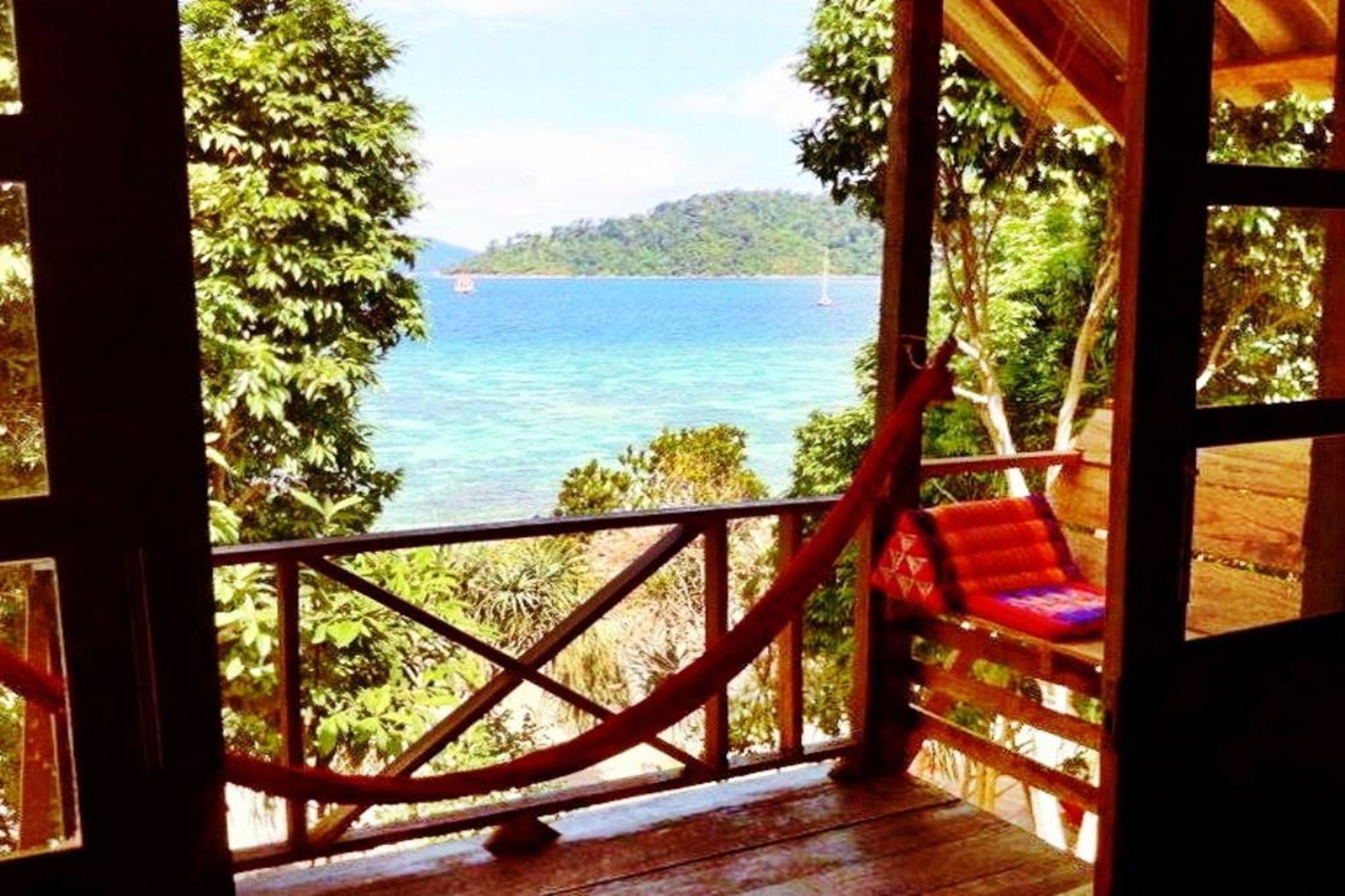Pitiusas Beach Resort Koh Lipe Buitenkant foto