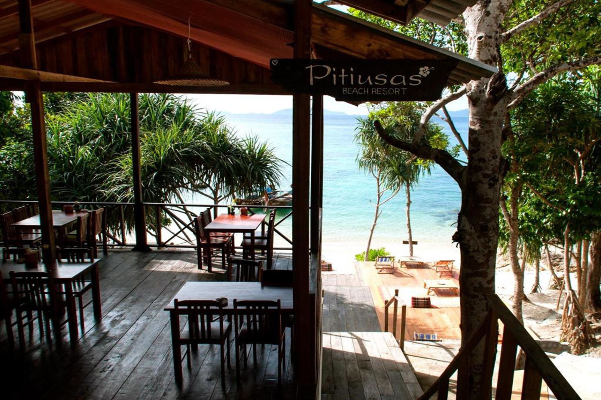 Pitiusas Beach Resort Koh Lipe Buitenkant foto