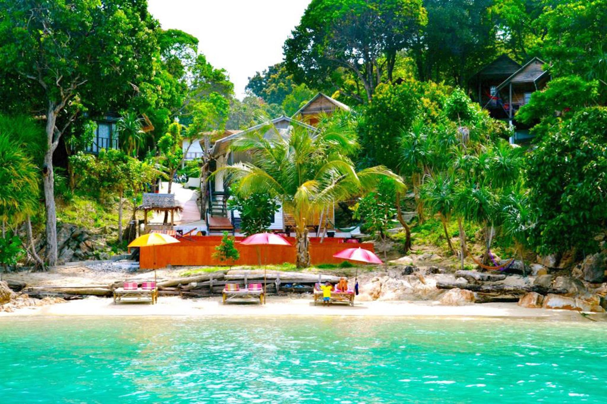 Pitiusas Beach Resort Koh Lipe Buitenkant foto